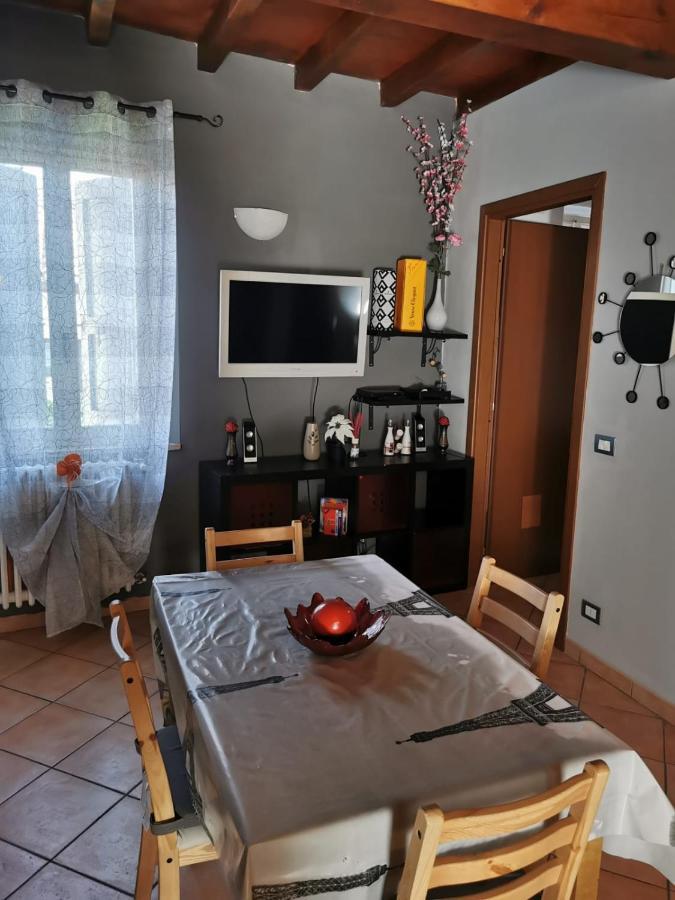 Apartment In The City Center With Self Check-In Parma Exterior foto