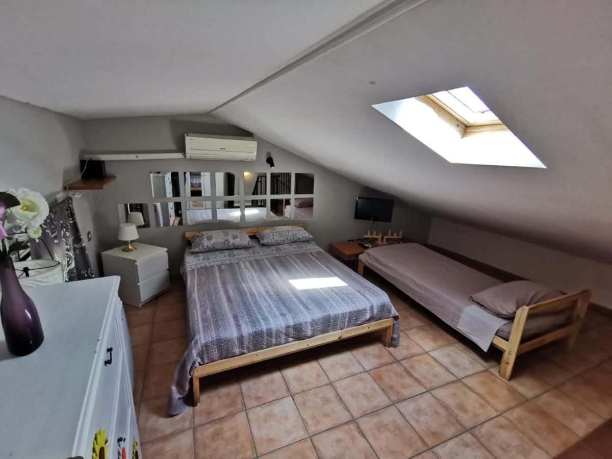 Apartment In The City Center With Self Check-In Parma Exterior foto