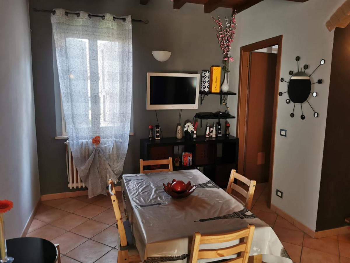 Apartment In The City Center With Self Check-In Parma Exterior foto